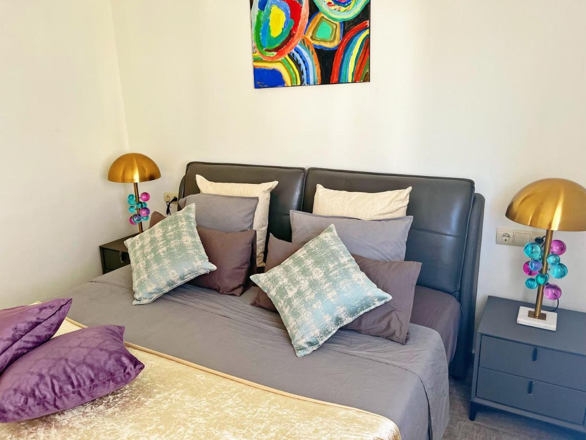 Cheerful Townhouse Center Sitges 5 Bedrooms Pool And Terrace Exteriör bild