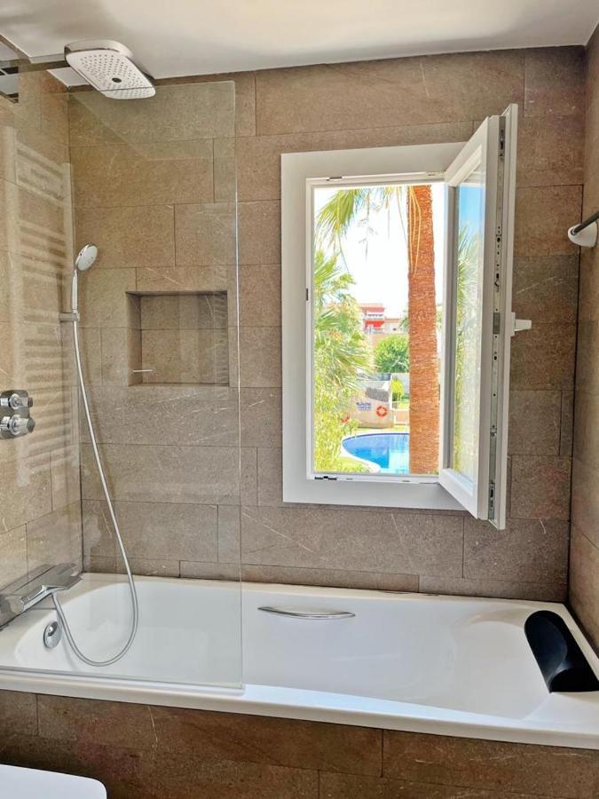 Cheerful Townhouse Center Sitges 5 Bedrooms Pool And Terrace Exteriör bild